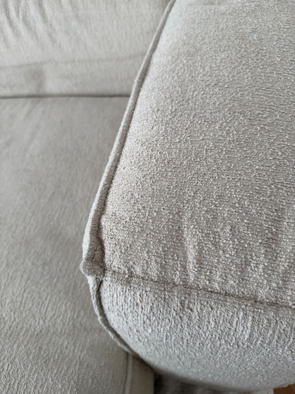 Divani: Boucle Sofa – Usato da Frauenfeld venduto da olg_gv8r 3