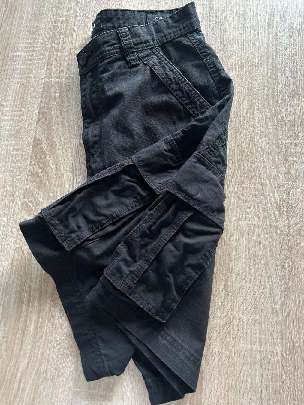 C&A Pantaloni: Schwarze Cargo Shorts von C&A  Gr. W28 – Usato da Brunnen venduto da Nala2929