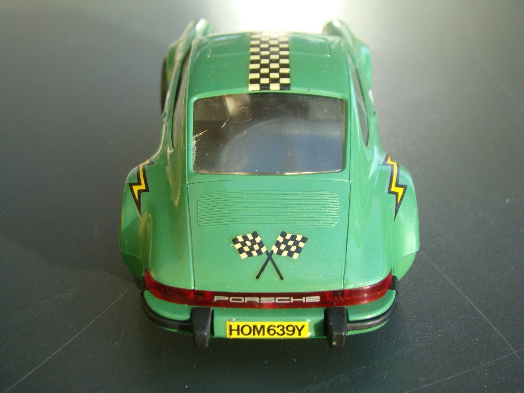 Automobili: Fleischmann Porsche 911 Racing cool – Usato da Walzenhausen venduto da Vanquish711 4