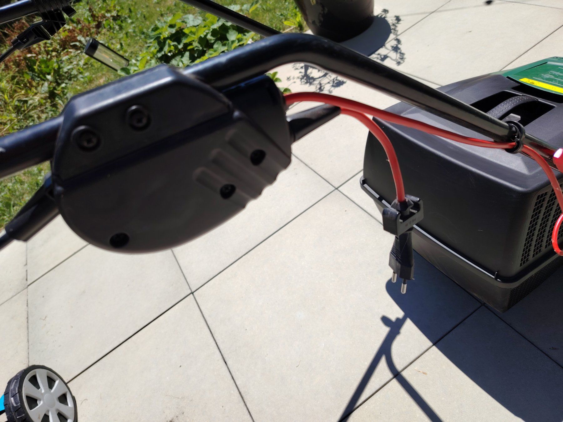 Bosch Bodenbearbeitungsgeräte: BOSCH UniversalVerticut 1100 – Gebraucht aus Zürich von wic_pp8q 3