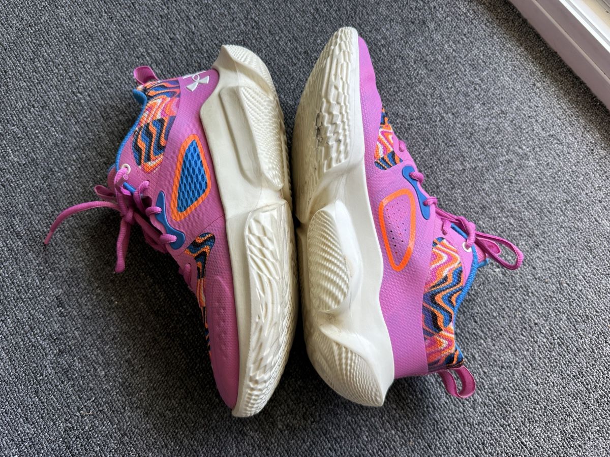 Under Armour Scarpe da donna: Under Armour Flow femme taille 40 rose – Usato da Bulle venduto da LeMoleson 3