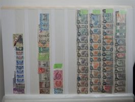 Briefmarken Buch mit vielen Ausgaben Wel