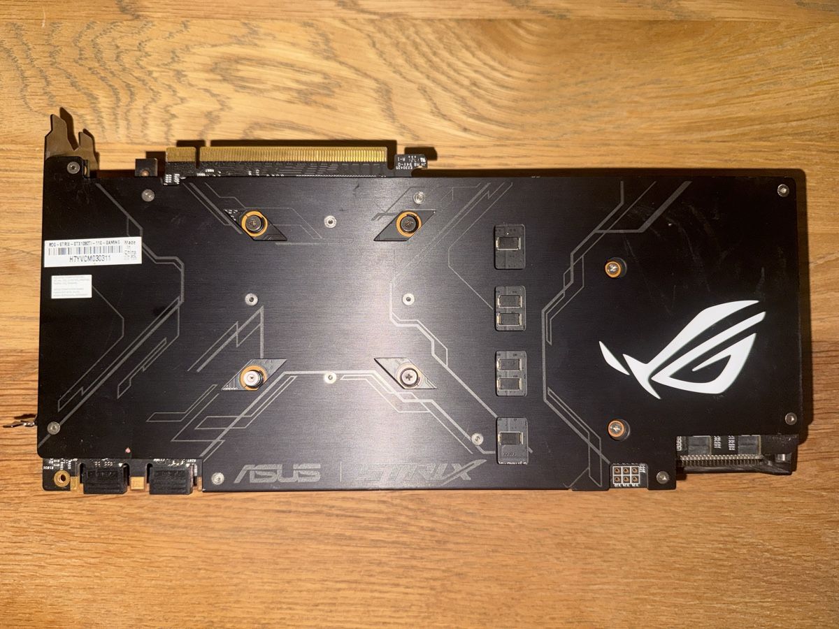 Asus Grafikkarten: ROG Strix GeForce GTX 1080Ti (14) – Gebraucht aus Baar von Accenta 1