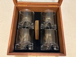 4er Set Whiskeygläser mit Holzbox und Lederuntersetzern