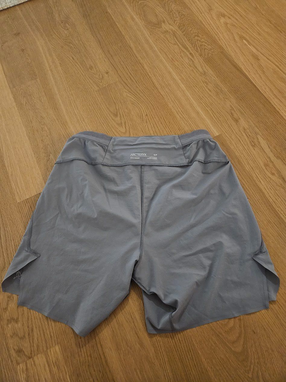 Arcteryx Pantaloni: Arc'teryx - Norvan running shorts 7'' – Usato da Luzern venduto da hexagon 1
