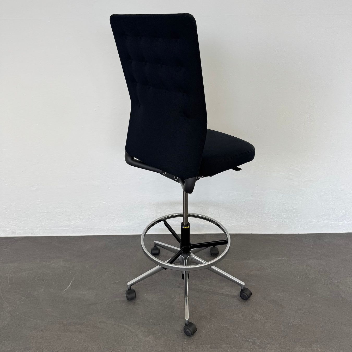 Sedie: Vitra ID Trim Counter Drehstuhl – Usato da Schönenwerd venduto da mcofficeshop 2