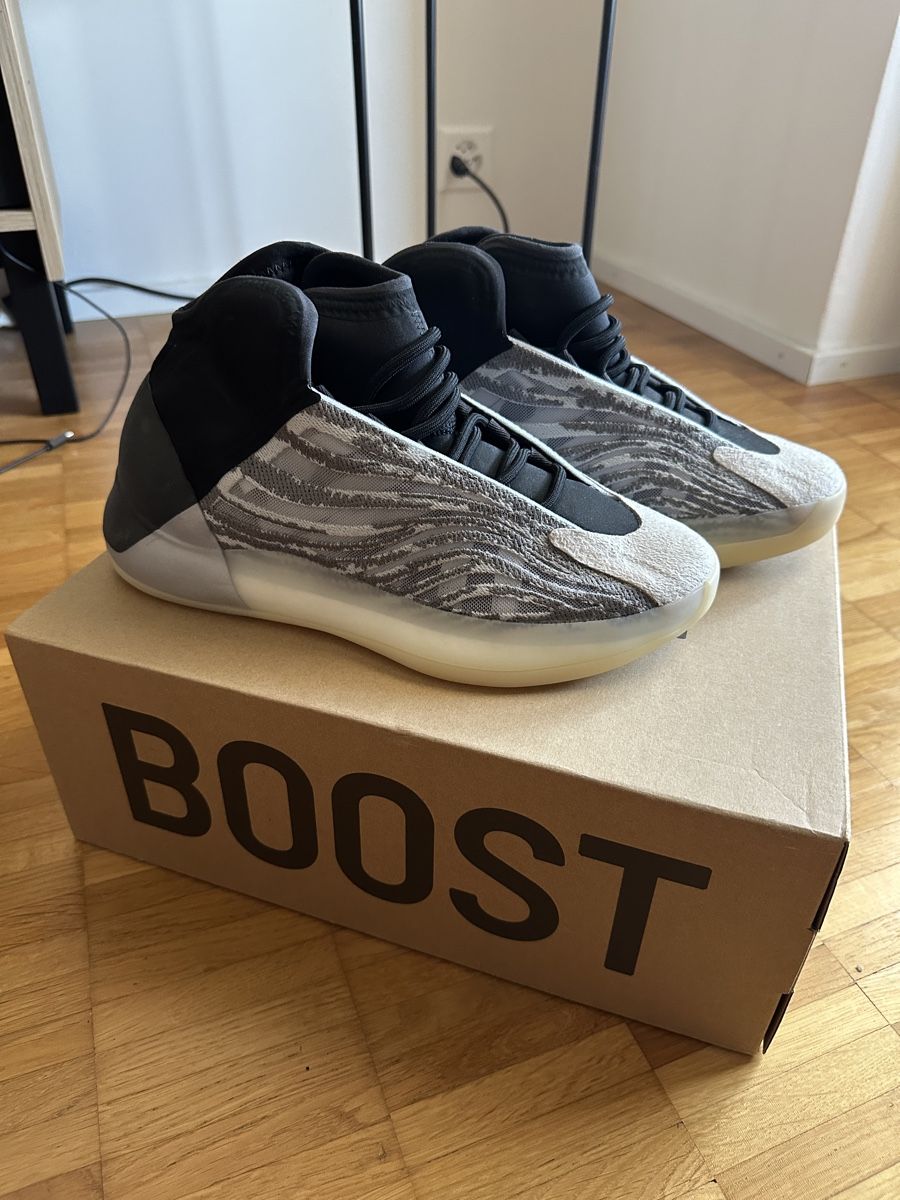 Scarpe da uomo: Yeezy QNTM Gr. 43 1/3 – Nuovo e nell'imballaggio originale da Bern venduto da ykl_jgz8