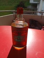 4711 Parfümflasche mit wenig Inhalt drin.