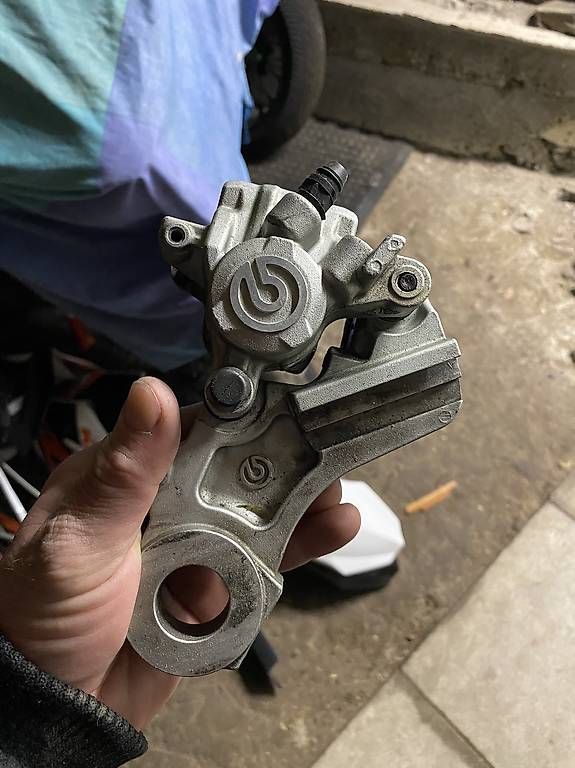 KTM Tutti i ricambio per moto: KTM 690 SMCR Brembo Bremssattel – Usato da Bichelsee venduto da Johler_Design