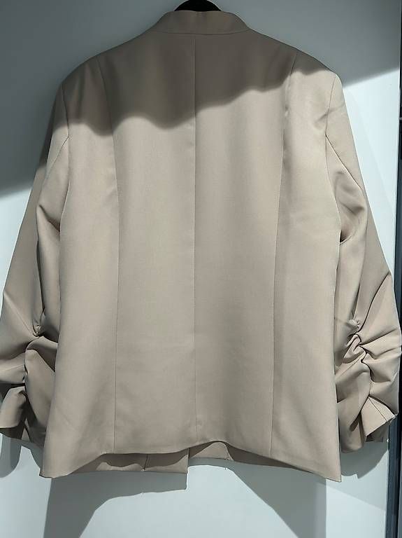 Only Giacche: Kurzblazer von Only, Grösse 38 – Nuovo (secondo la descrizione) da Erlinsbach SO venduto da hallon480 1