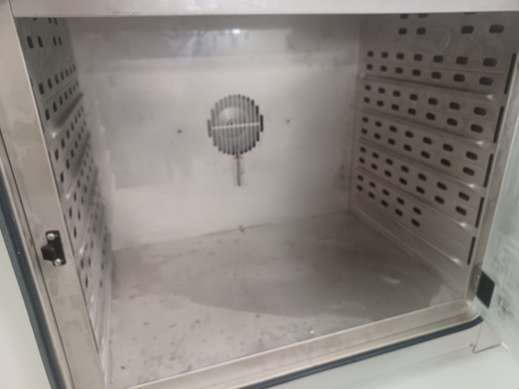 Sonstiges Tierzubehör: Binder KB115 Kühlbrutschrank – Gebraucht aus Niederdorf von LeptonAG_Labor 5