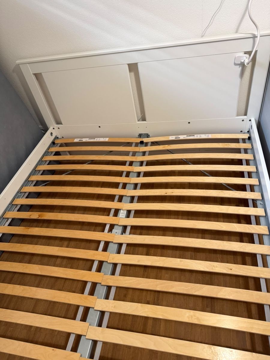 Ikea Betten: Ikea SONGESAND Bed frame, white, 160x200cm – Gebraucht aus Bern von odo_8c6k