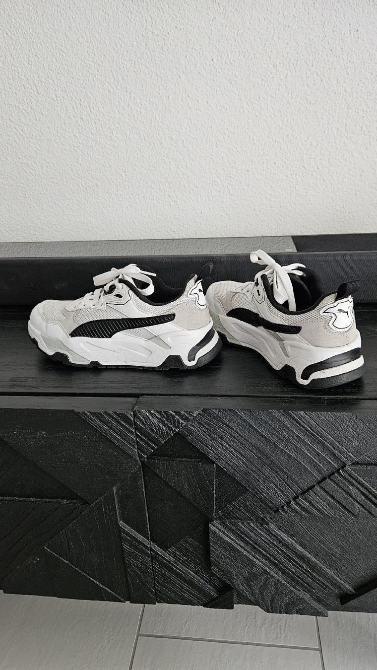 Puma Damenschuhe: Puma sneakers low – Gebraucht aus Bülach von Recherchieren