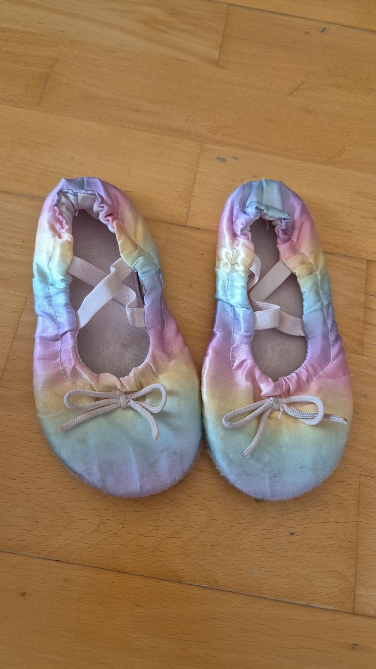 H&M Schuhe für Mädchen: Mädchen Turnschläppchen Gr. 28 /29 – Gebraucht aus Schwarzenburg von ceb_dxh8
