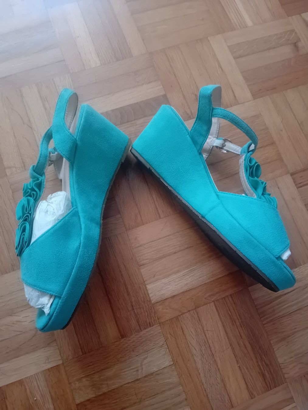 Scarpe da donna: Wildleder Sandaletten Gr. 40 – Usato da Allschwil venduto da Beautyskin 1