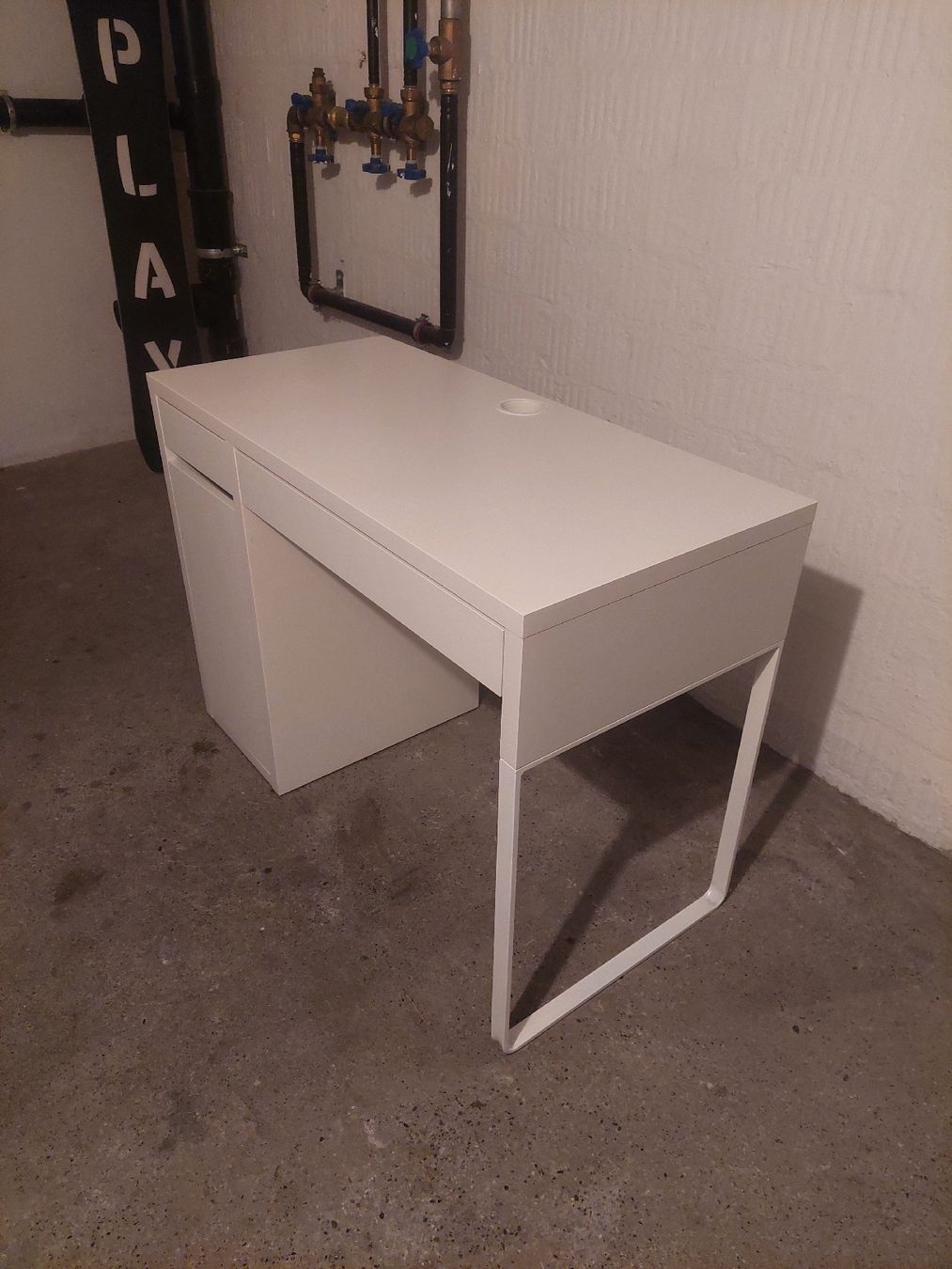 Scrivanie: Ikea Schreibtisch MICKE – Usato da Winterthur venduto da ale_t766 5