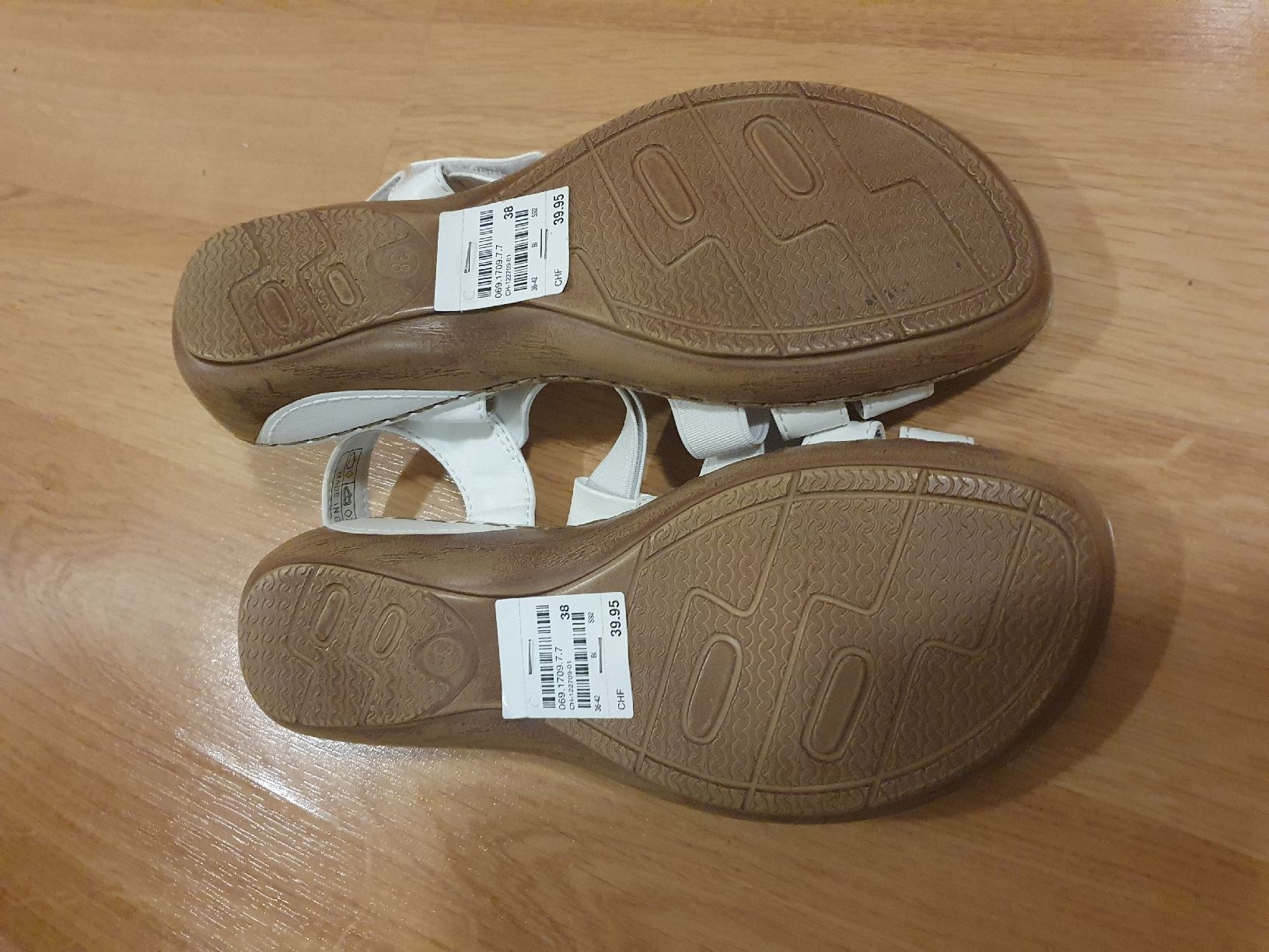 Scarpe da donna: neue weisse Sandalen – Nuovo e nell'imballaggio originale da St. Gallen venduto da 1811123 2