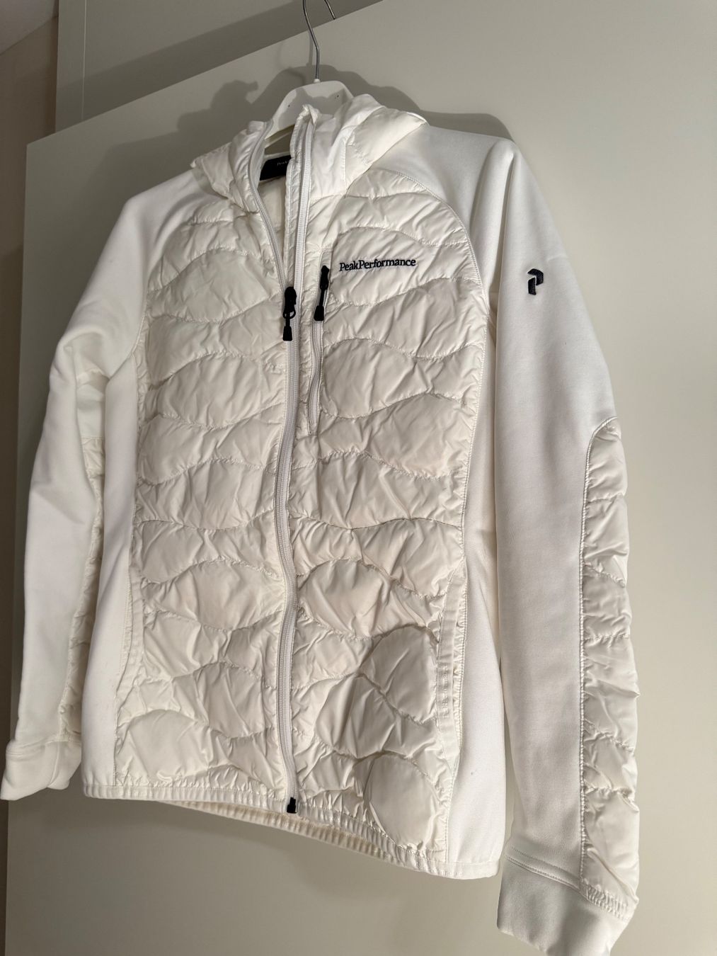 Peak Performance Giacche: Peak Performance Hybrid Jacke Grösse S – Usato da Zürich venduto da SEDRAEN