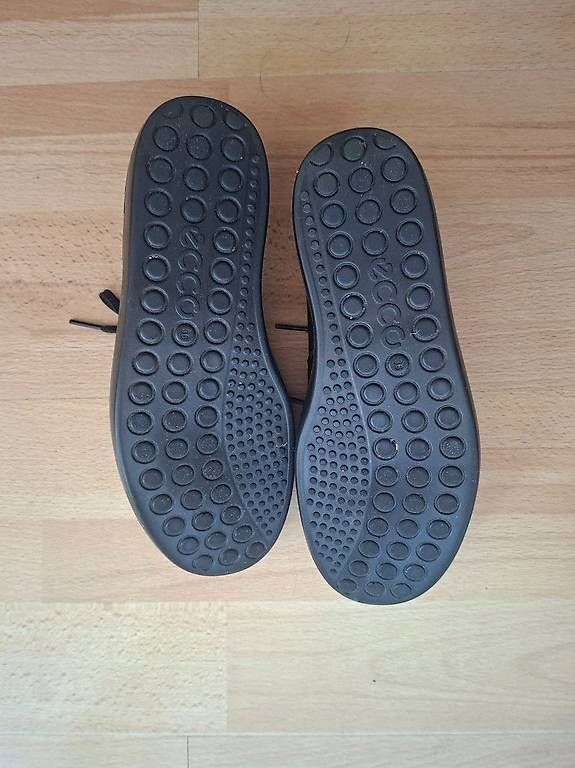 Ecco Scarpe da donna: Damen Ledersneaker Schwarz Ecco Grösse 36 – Usato da Schlieren venduto da ako_5tgn 2