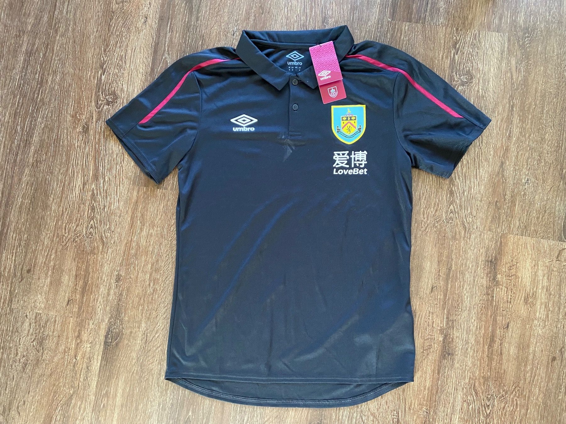 Umbro Leibchen & Hosen: FC Burnley Trikot/Polo Gr. M – Neu (gemäss Beschreibung) aus Muttenz von bargain_hunter