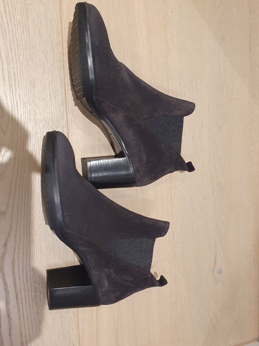 Scarpe da donna: Neue Wildleder Stiefeletten Grösse 40 – Nuovo (secondo la descrizione) da Forch venduto da Lenaxxx 2