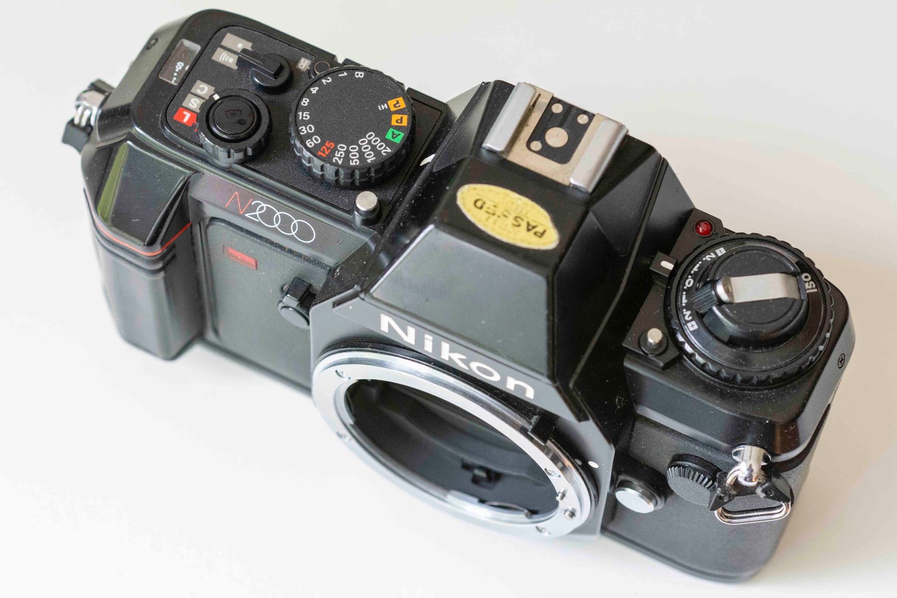 Nikon Fotocamera: Nikon N2000 / F301 Analogkamera – Usato da Schwerzenbach venduto da floridan