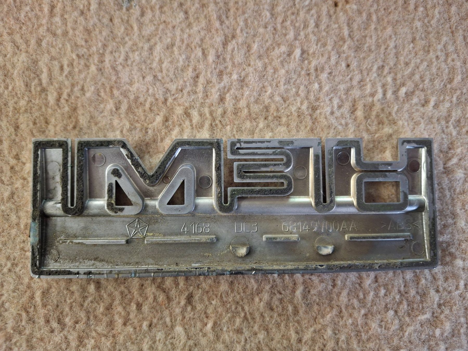 Tutti pezzi di ricambio auto: Mopar Emblem HEMI 5.7 – Usato da Wilderswil venduto da Habakuk1 1