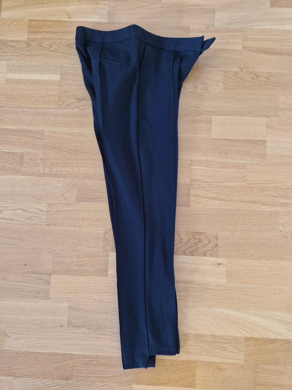 Avant Premiere Pantaloni: Avant Premiere Elegante schwarze Stoffhose Gr. M – Usato da Buchs Sg venduto da Valedi 2