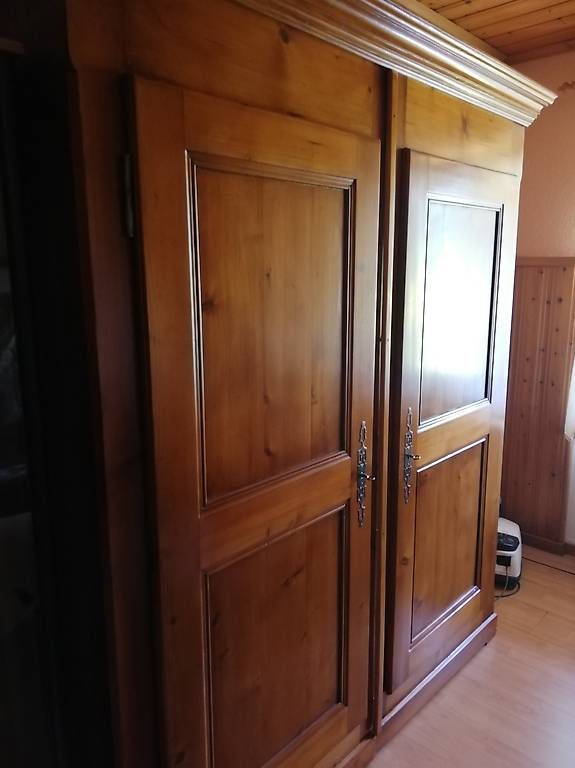 Armadi: Armoire 1900 – Usato da La Sagne VD venduto da bri_d6b5