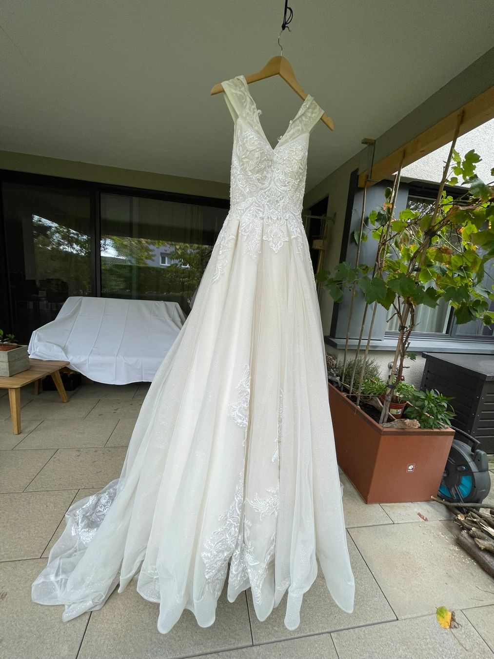Robes: Hochzeitskleid – D'occasion à Wagen par Focuscrew 2