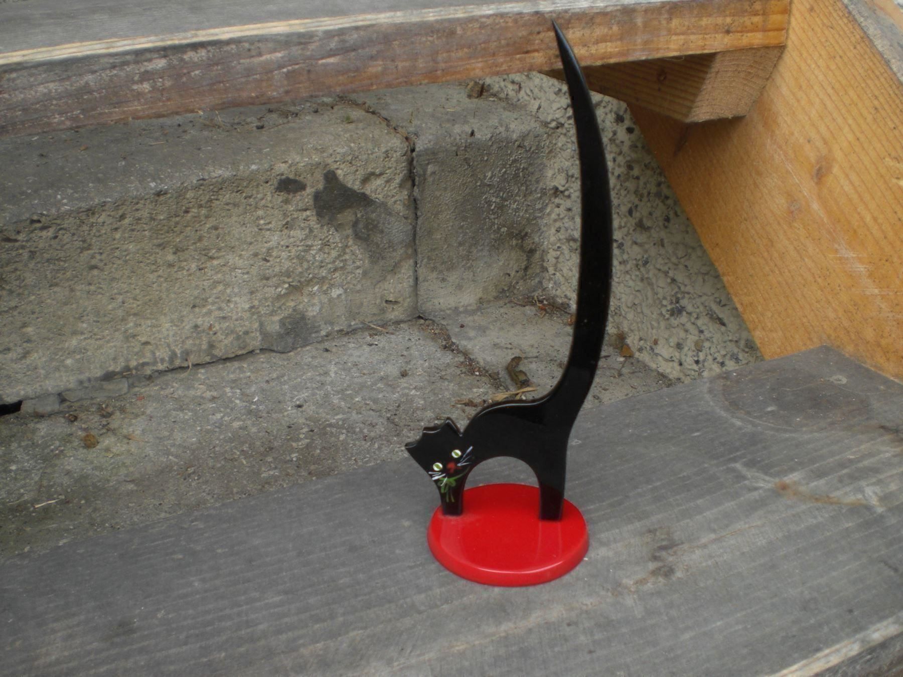 Altro materiale per ufficio: Bretzel Katze für Schmuck/Brieföffner? – Usato da Hägglingen venduto da Orysen