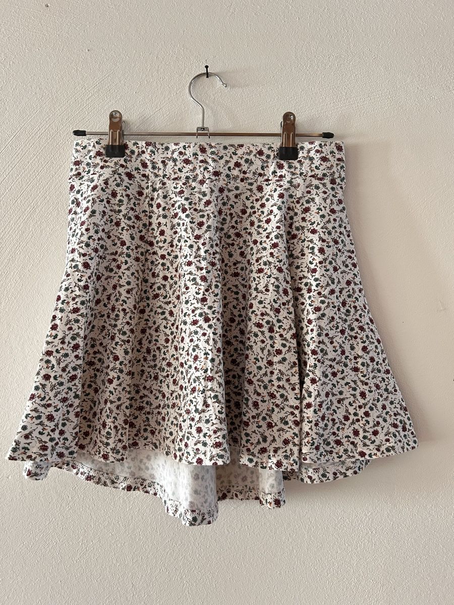 Gonne: Damen Rock mit Blumenmuster, Grösse S – Usato da Wetzikon ZH venduto da rachele_nocco