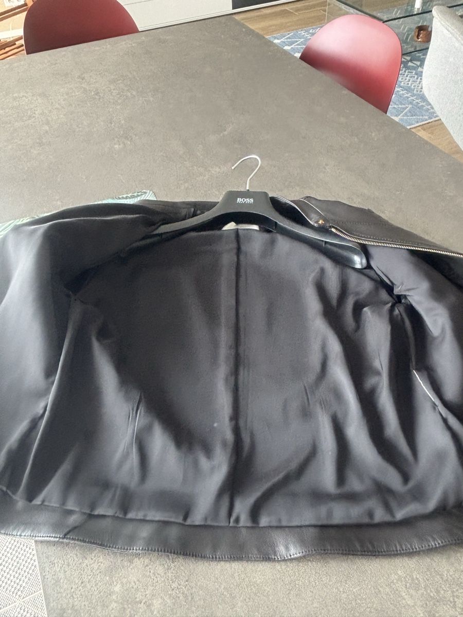 Hugo Boss Jacken: Hugo Boss - veste cuir souple – Gebraucht aus Chamby von vuittonista 7