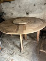 Gartentisch Teakholz rund mit Drehteller im Freien
