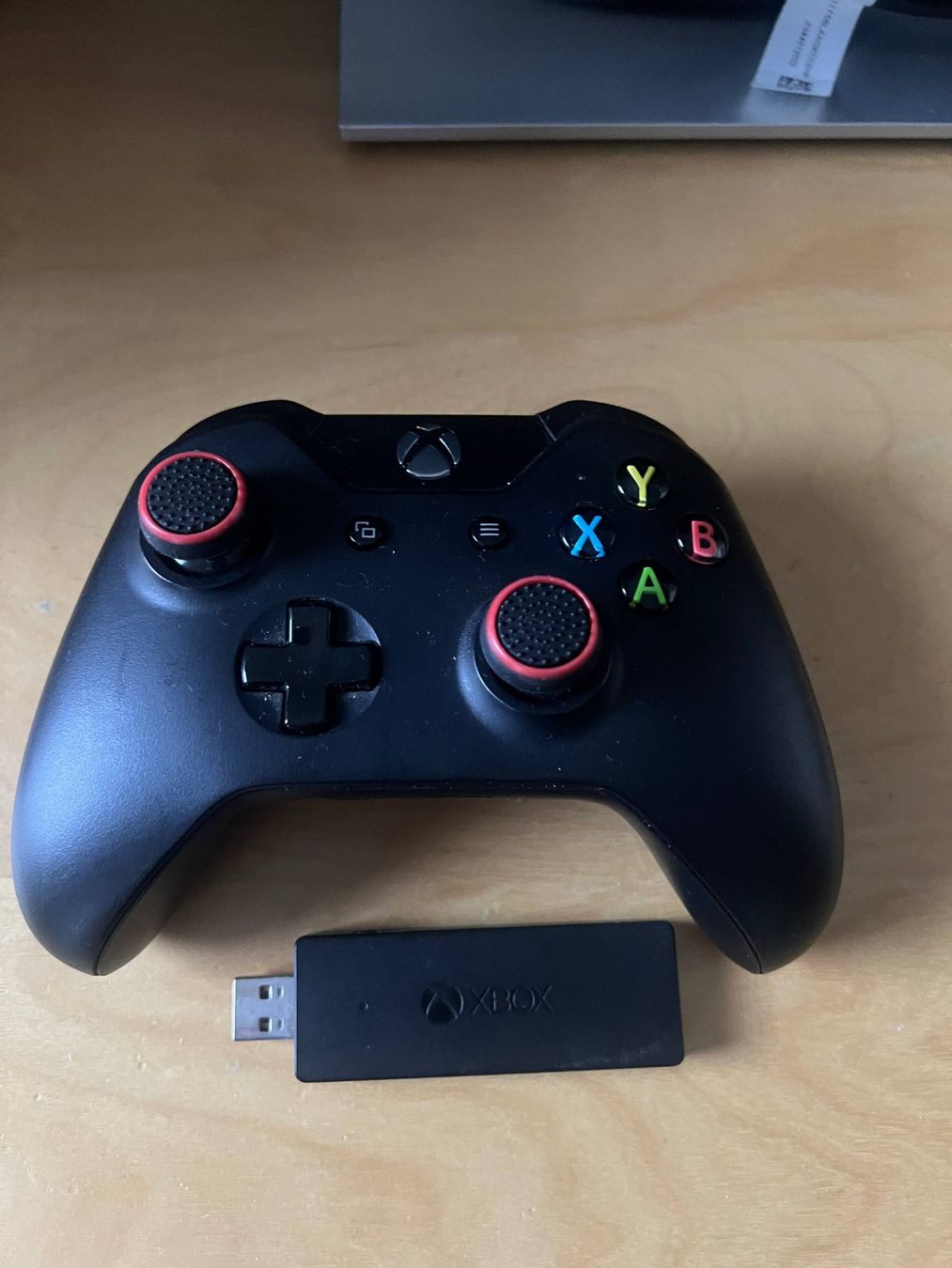 Microsoft Manettes: Original Xbox One Wireless Controller – D'occasion à Binningen par vitalii_zozulia