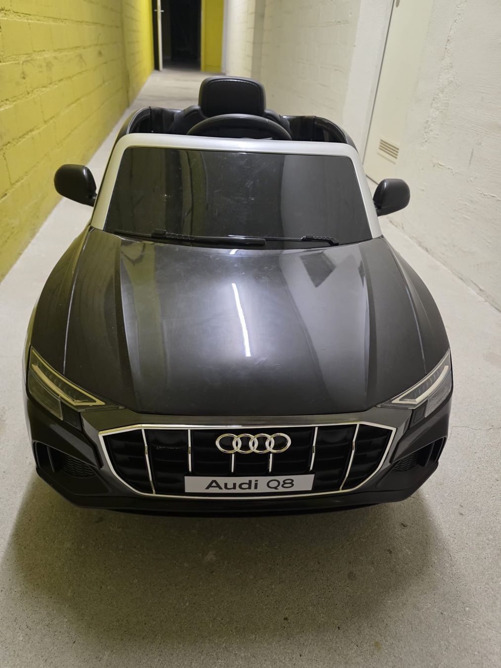 Veicoli per bambini: Audi Q8 électrique pour enfant – Nuovo (secondo la descrizione) da Biel/Bienne venduto da ang_t57h