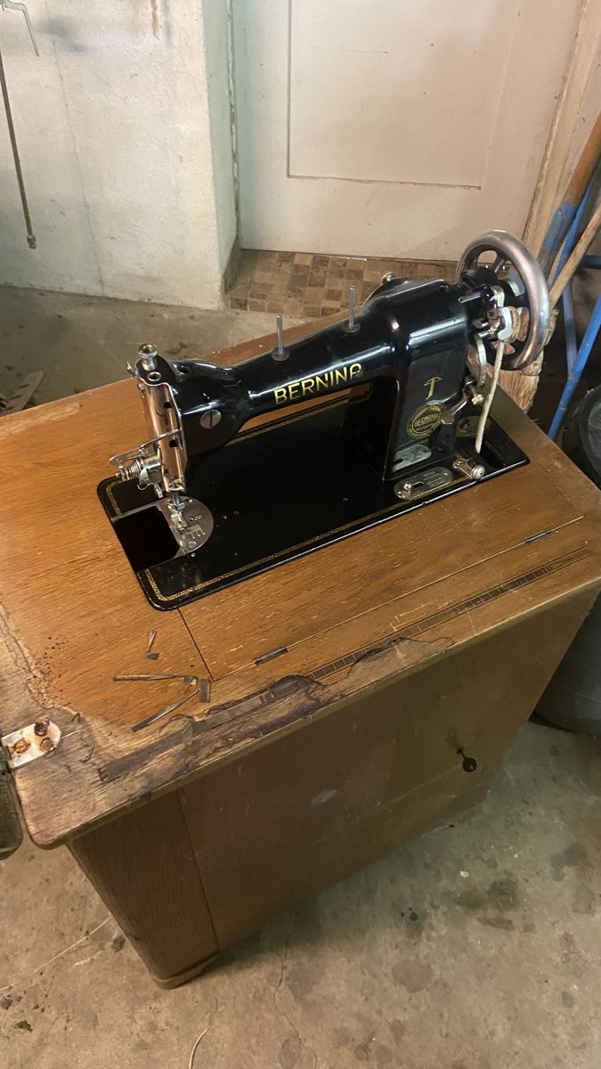 Bernina Macchine da cucire: Alte Nähmaschine – Difettoso da Nuglar venduto da Fun_and_Sun 3