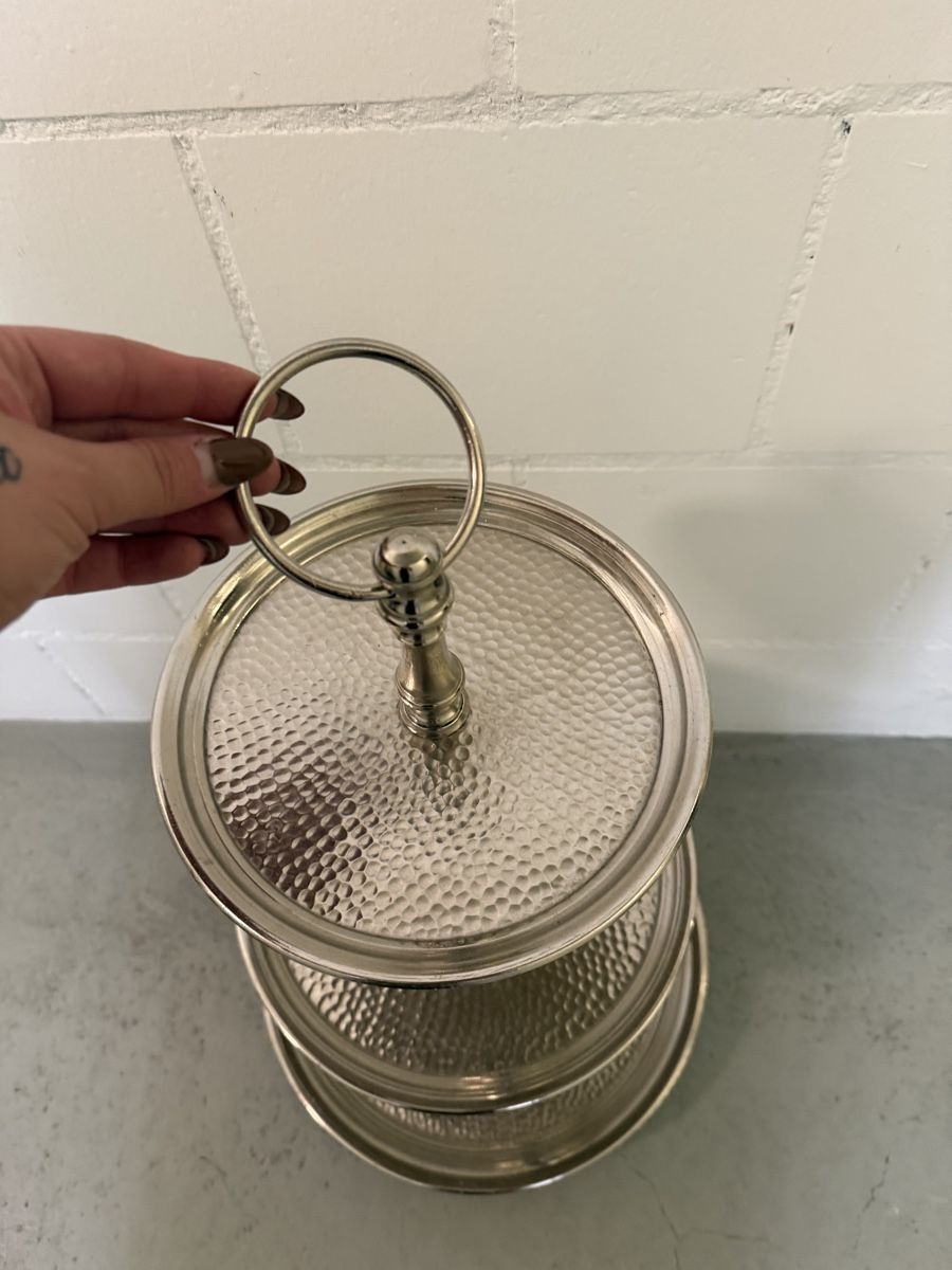 Tutte le decorazioni: 3-stöckige Etagere Servierplatte Metall – Usato da Hägglingen venduto da Raff_Ella 2