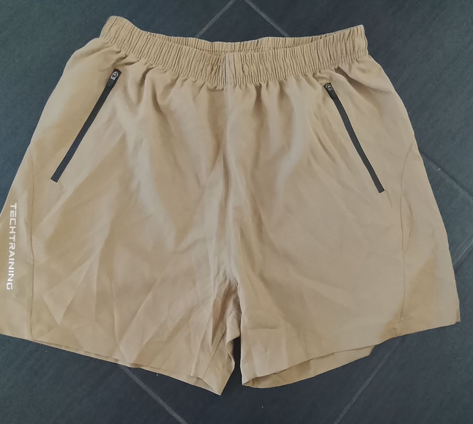 Pantaloni: Joli Short beige/brun neuf, taille S – Nuovo (secondo la descrizione) da Chavornay venduto da didou2009