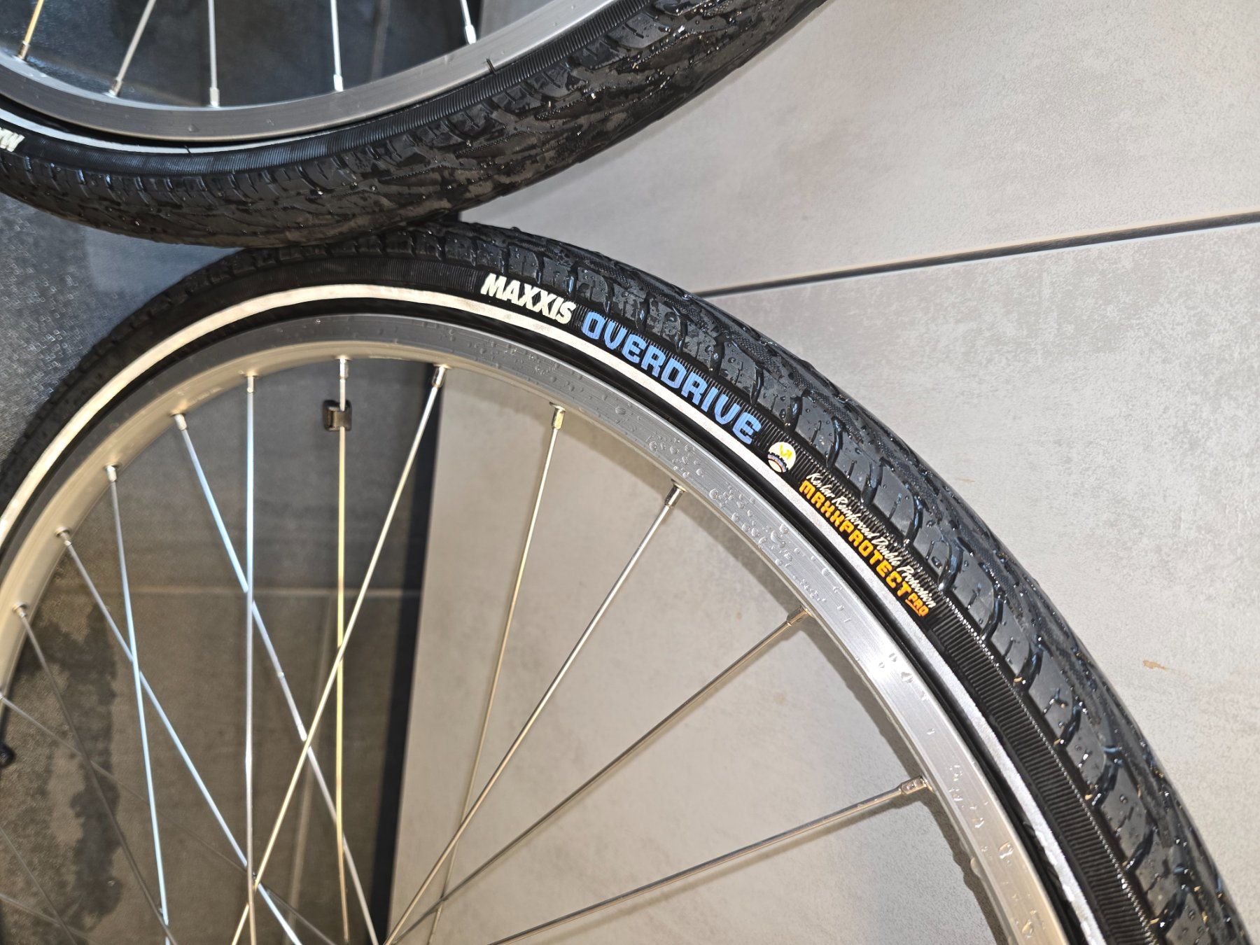 Maxxis Pneumatici & Ruote complete: Vorder- und Hinterrad 26" – Nuovo (secondo la descrizione) da Olten venduto da debussymusik 2