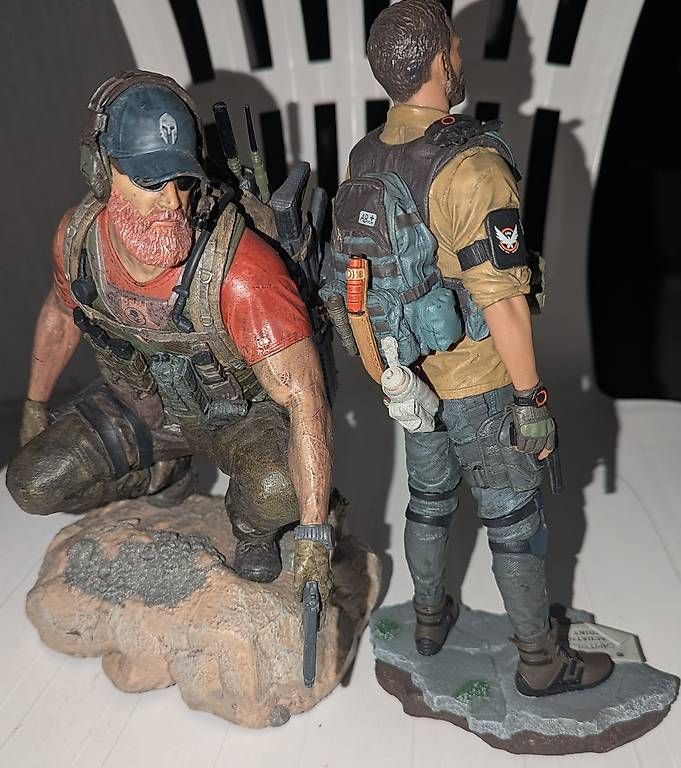 Statuette: PRIZE FÜR ZWE! NOMAD (Anthony Perryman) ,Brian Johnson – Usato da Uster venduto da dej_8dlb 4