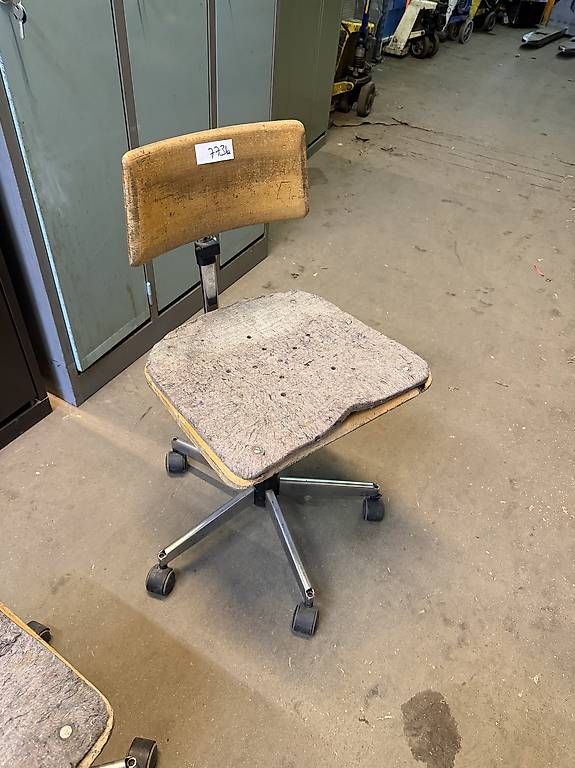 Stühle: 3 Stk alte Giroflex Werkstattstühle – Gebraucht aus Necker von liq24 1