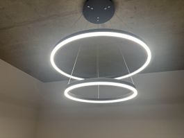 Moderne LED Design-Hängeleuchte mit 2 Leuchtringen