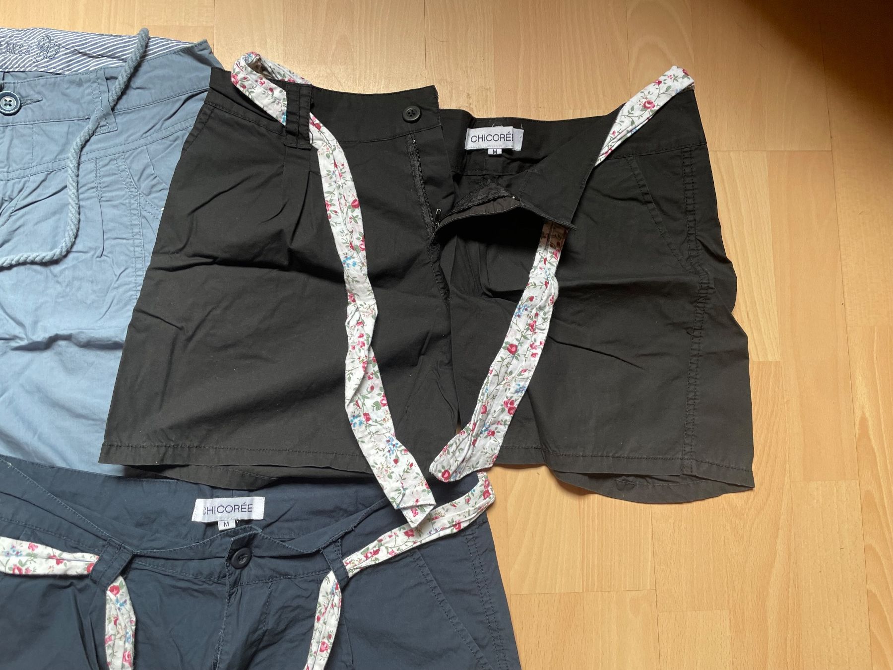 Hosen: Kurze Hosen Gr.M 3x – Gebraucht aus Huttwil von Bolpa 1