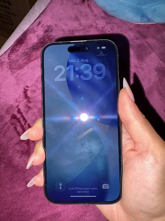 Apple Portables: Iphone 15 256 GB – D'occasion à Stadel par Caramelmacchiato_
