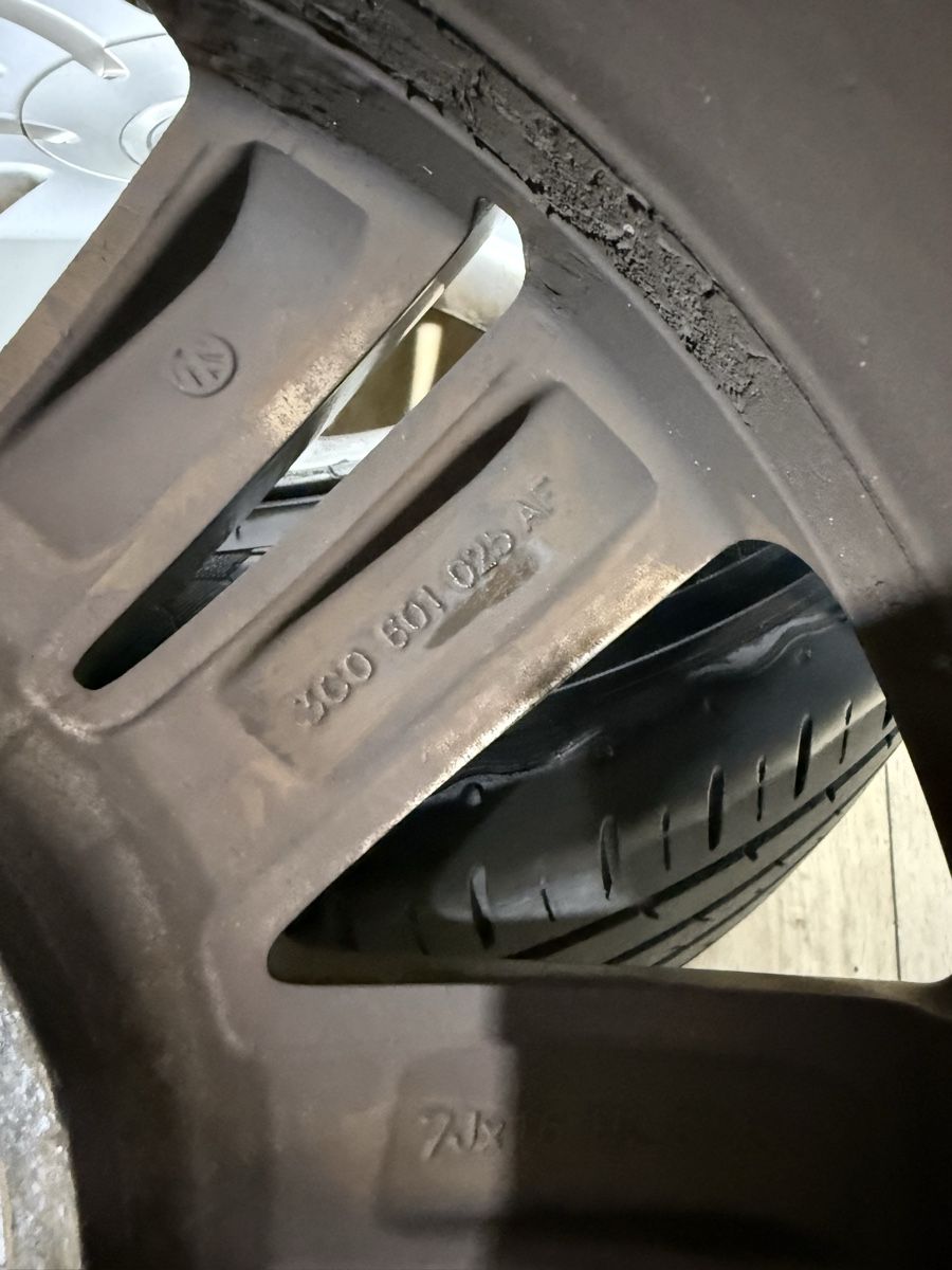 Pneumatici & Ruote complete: Vw 16 Zoll – Usato da Gisikon venduto da SKR-F10 8