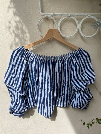Haut court rayé bleu et blanc taille M état moyen