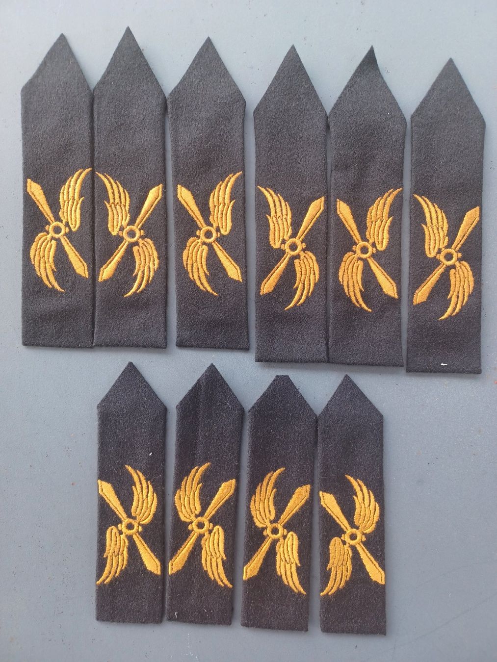 Schweizer Armee Uniformi: 10 Ärmelpatten, schwarz, Flieger, CH Armee – Usato da Horw venduto da Mikesch108