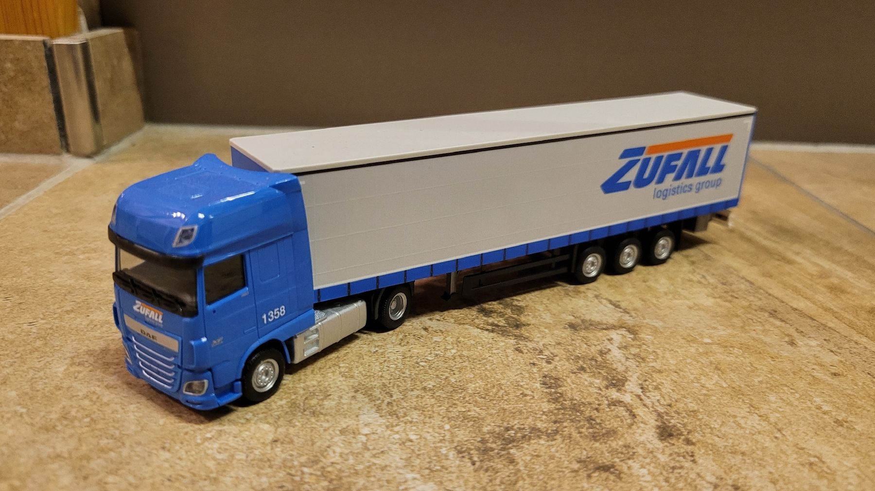 Herpa Kit di modellismo & Modellini statici: Herpa LKW's 1:87 – Usato da Hettiswil venduto da kuese85 6