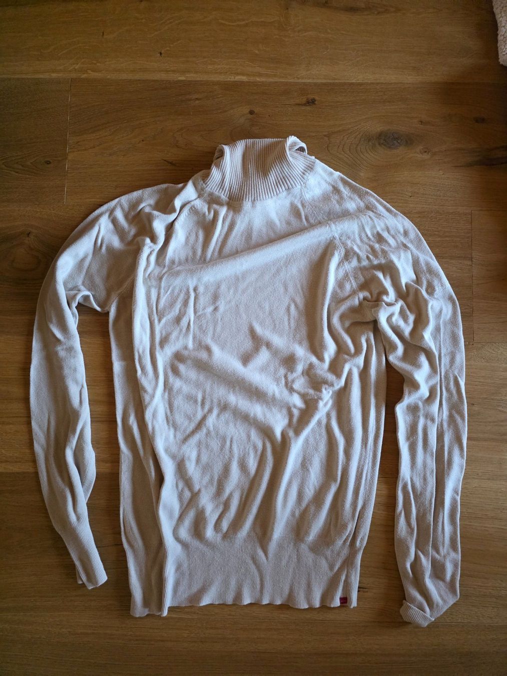 Esprit Maglioni & Felpe: Rollkragen beige Pullover Esprit Grösse M – Usato da Walterswil BE venduto da Lonitti